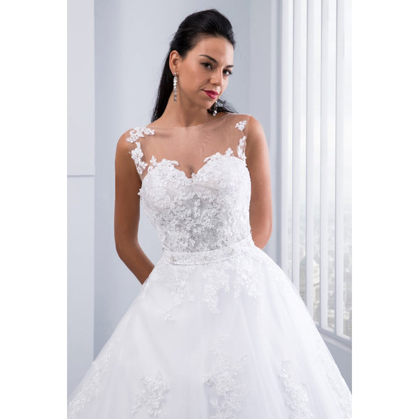 Ball Gown Lace Appliques Sleeveless Bridal Gowns Crystal Sashes Wedding Dresses